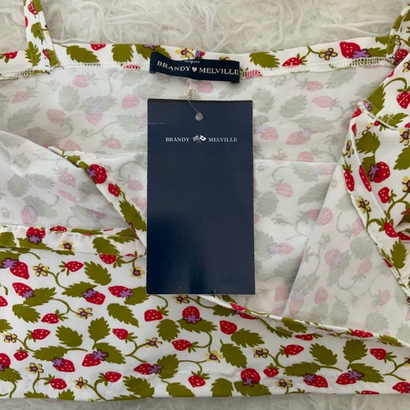 Brandy Melville strawberry amara top - Picture 3 of 8